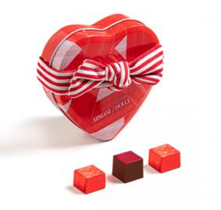 Per San Valentino 2022 due cioccolatini speciali firmati Armani dolci By Guido Gobino