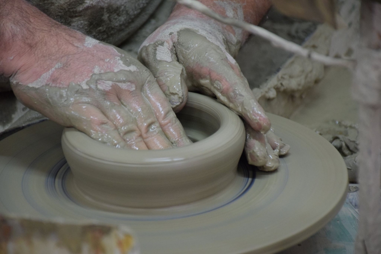 Ceramiche Artistiche Pasella propone la collezione Pavoncella lucida turchese