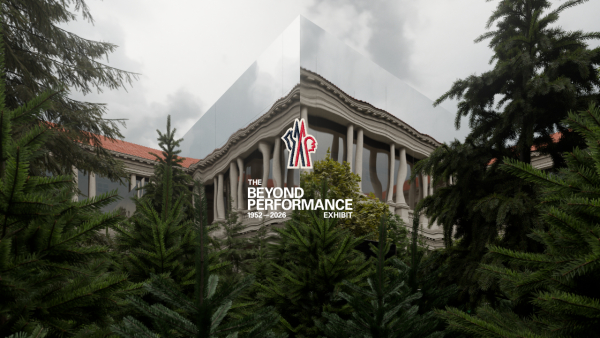Moncler Grenoble trasforma il Portrait Milano in un bosco immersivo tra heritage alpino e visione futura