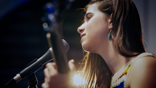 Ginevra Dabal&agrave;: da enfant prodige della voce a The Voice Kids a cantautrice viscerale nel segno del nu-soul