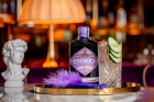 Hendrick's lancia il nuovo Gin Gran Cabaret con uno spettacolo speciale in un bus theater|||