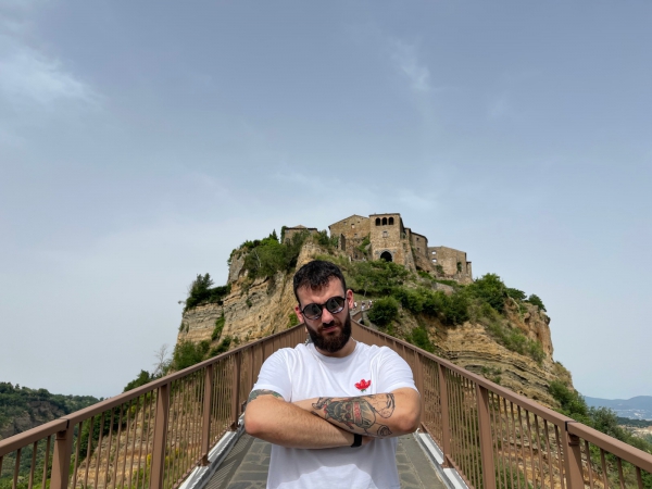 Il food influencer Matteo Di Cola|Matteo Di Cola con il duo Le Coliche|Matteo Di Cola|||