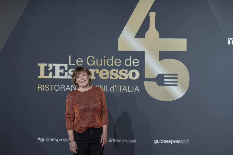 Guide de L&rsquo;Espresso 2025, Antonia Klugmann conquista i 5 Cappelli e Marisa Cuomo &egrave; la Migliore Cantina d'Italia|||