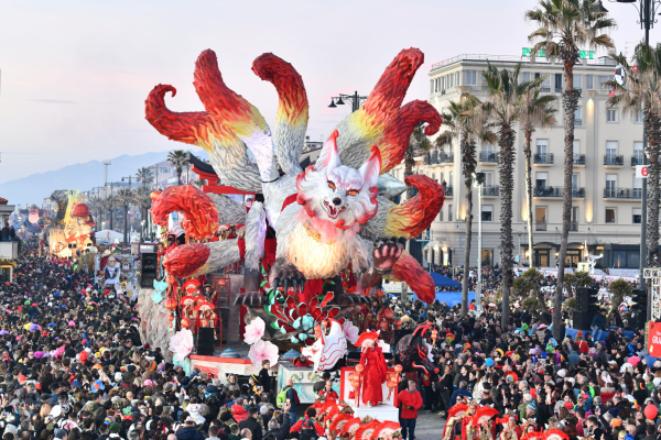 Siamo a Viareggio cha-cha-cha: tre spunti sul Carnevale 2024|||