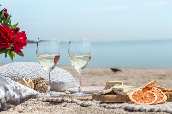 Bianchi d&rsquo;estate: 10 vini perfetti per brindare al sole|||