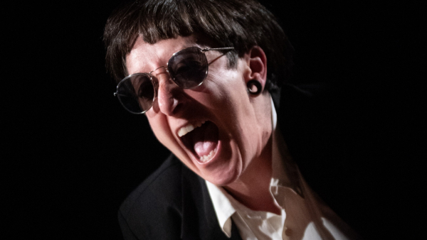 Tri Cunti al Fringe Milano Off 2025: Pirandello in monologo, maschere e verit&agrave; dietro le quinte|||